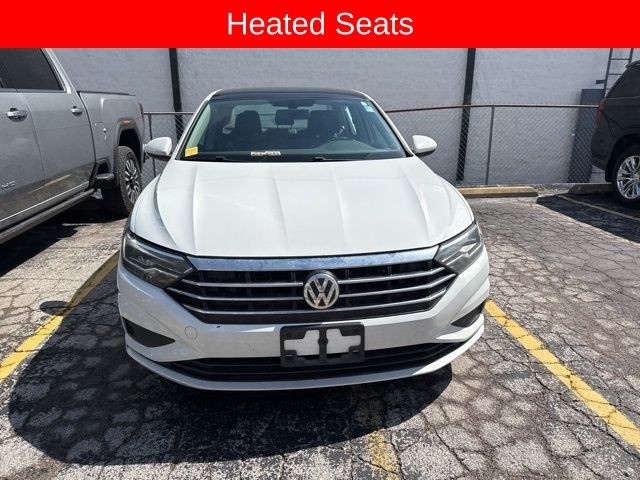 Volkswagen Jetta Vehicle Full-screen Gallery Image 06