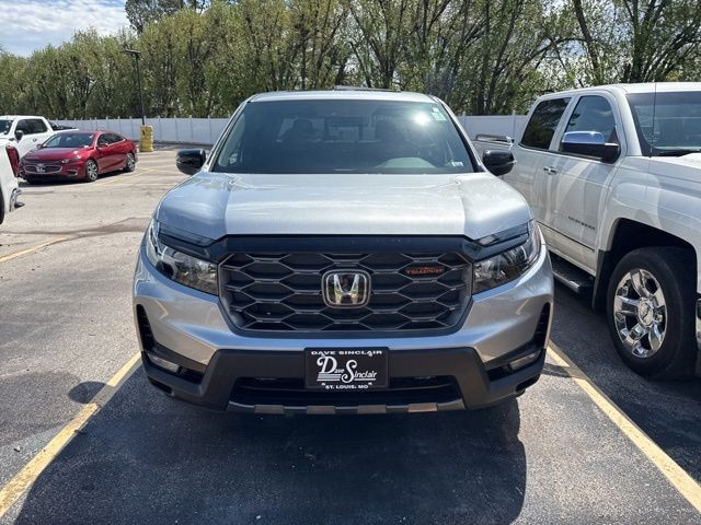 Honda Ridgeline Vehicle Full-screen Gallery Image 03