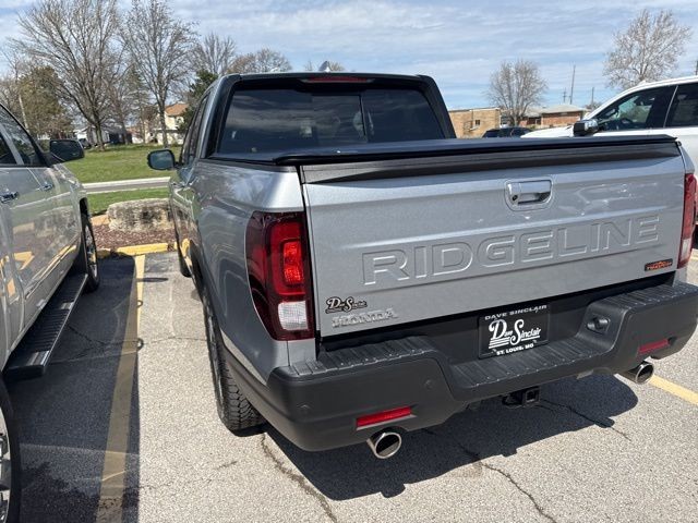 Honda Ridgeline Vehicle Full-screen Gallery Image 14