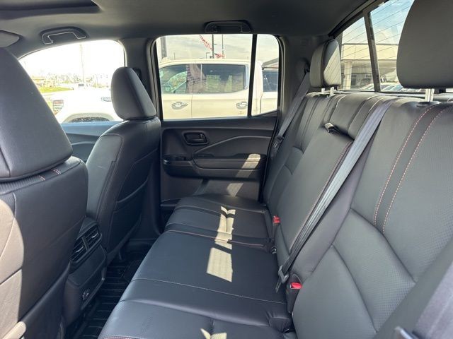 Honda Ridgeline Vehicle Full-screen Gallery Image 15