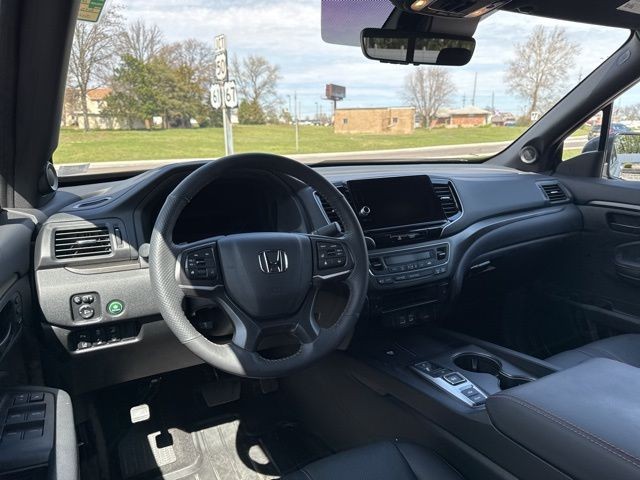 Honda Ridgeline Vehicle Full-screen Gallery Image 17