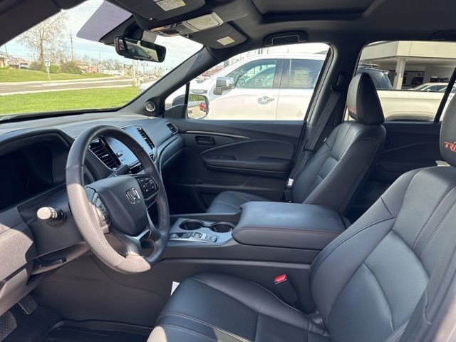 Honda Ridgeline Vehicle Full-screen Gallery Image 18