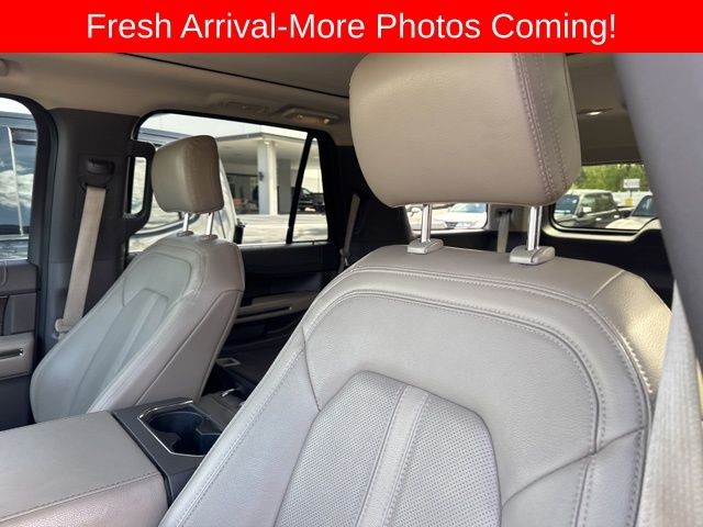 Ford Expedition Vehicle Full-screen Gallery Image 13