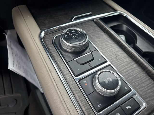Ford Expedition Vehicle Full-screen Gallery Image 20