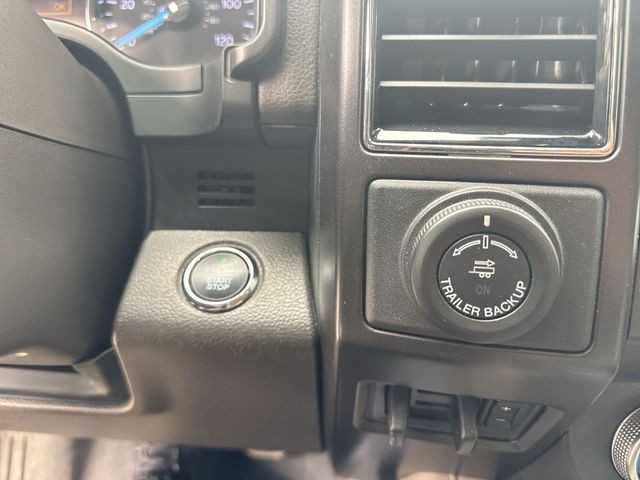 Ford Expedition Vehicle Full-screen Gallery Image 21