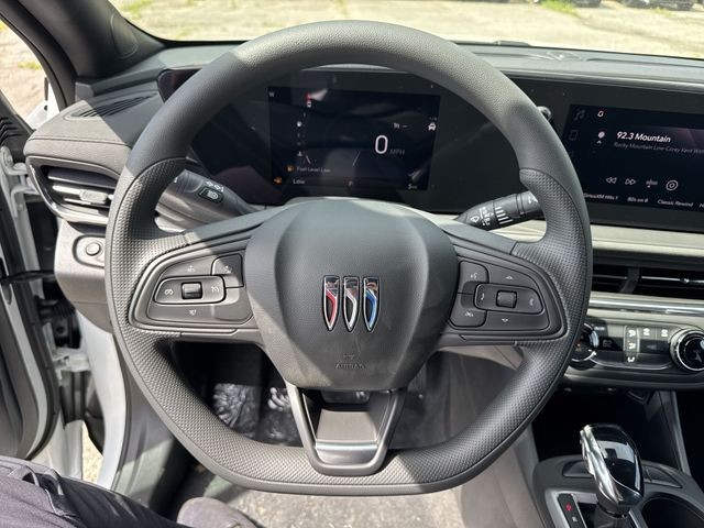 Buick Envista Vehicle Full-screen Gallery Image 14