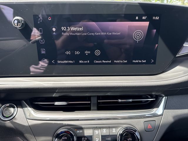 Buick Envista Vehicle Full-screen Gallery Image 16