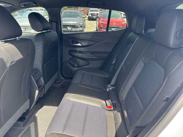 Buick Envista Vehicle Full-screen Gallery Image 21