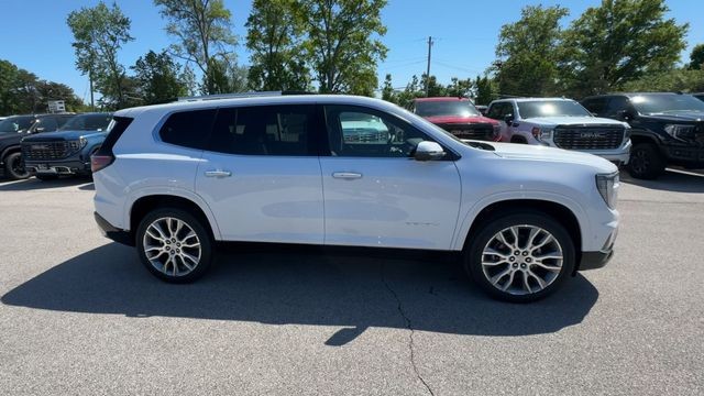GMC Acadia Vehicle Full-screen Gallery Image 09