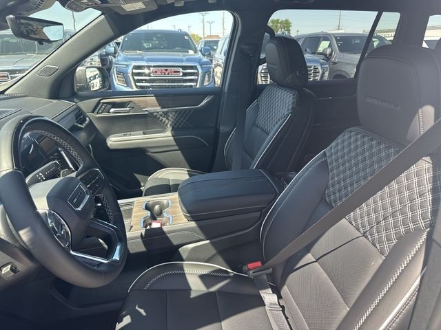 GMC Acadia Vehicle Full-screen Gallery Image 11