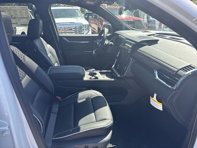 GMC Acadia Vehicle Full-screen Gallery Image 26