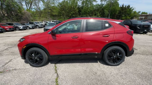 Buick Encore GX Vehicle Full-screen Gallery Image 05
