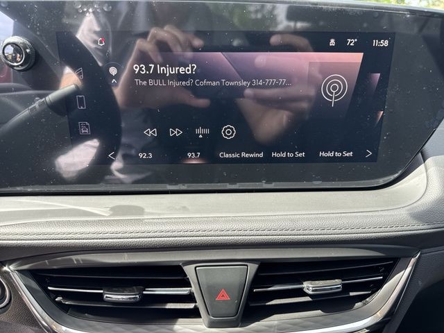 Buick Encore GX Vehicle Full-screen Gallery Image 16