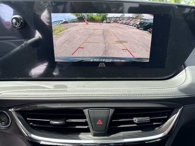 Buick Encore GX Vehicle Full-screen Gallery Image 17