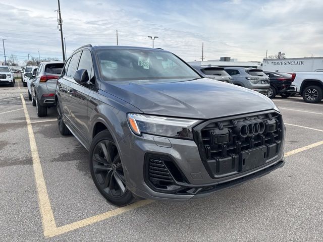 Audi Q7 Vehicle Full-screen Gallery Image 07