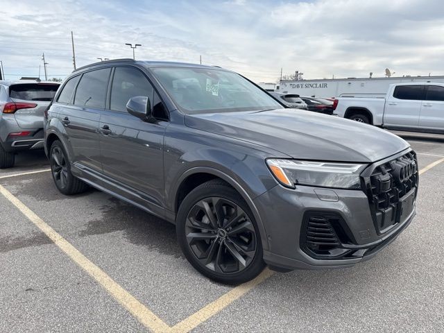 Audi Q7 Vehicle Full-screen Gallery Image 09