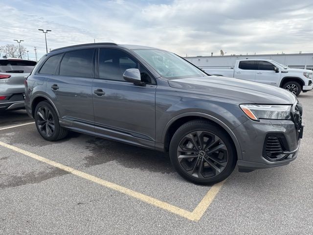 Audi Q7 Vehicle Full-screen Gallery Image 10