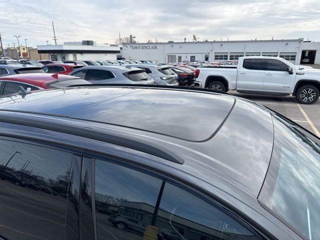 Audi Q7 Vehicle Full-screen Gallery Image 15