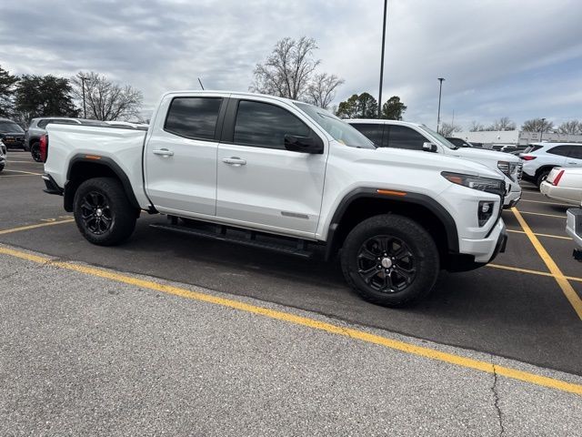 GMC Canyon Vehicle Full-screen Gallery Image 05