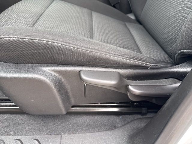 GMC Canyon Vehicle Full-screen Gallery Image 21