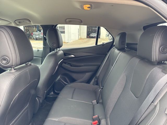 Buick Encore GX Vehicle Full-screen Gallery Image 09