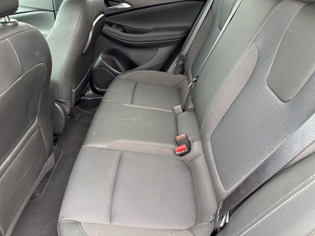 Buick Encore GX Vehicle Full-screen Gallery Image 10