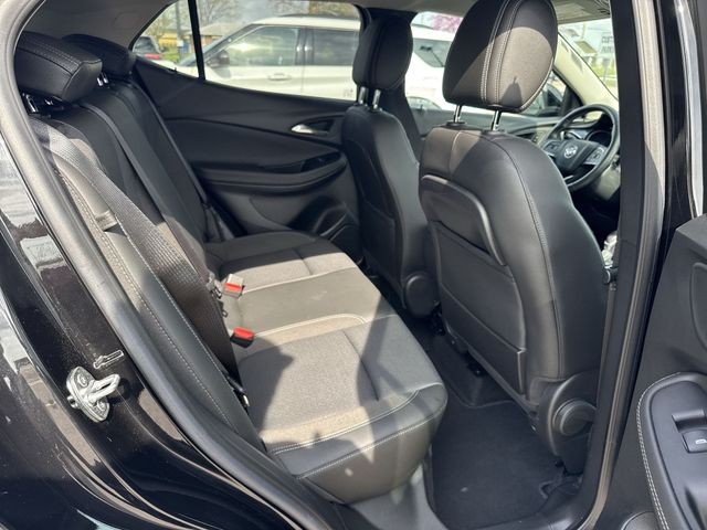 Buick Encore GX Vehicle Full-screen Gallery Image 25