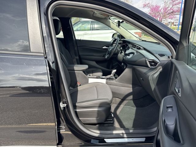 Buick Encore GX Vehicle Full-screen Gallery Image 27