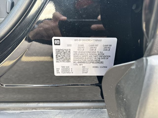 Buick Encore GX Vehicle Full-screen Gallery Image 32