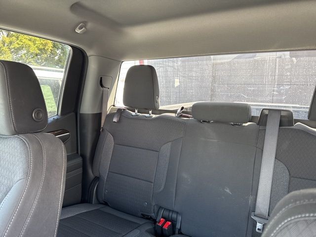 GMC Sierra 1500 Vehicle Full-screen Gallery Image 15