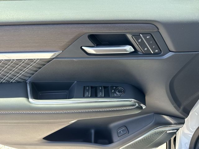 2026 GMC Acadia Denali - Photo 12
