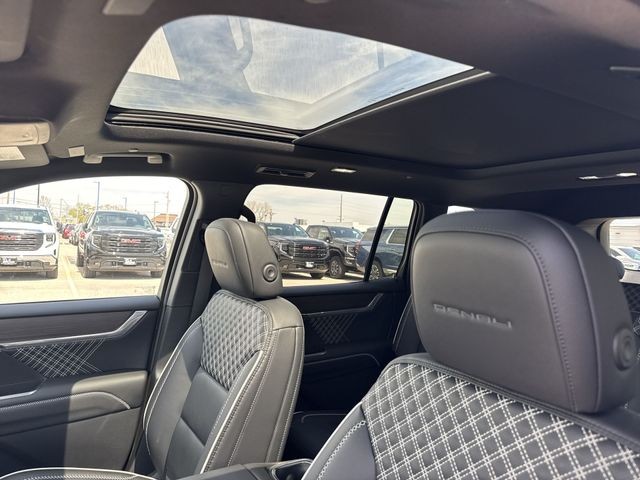 2026 GMC Acadia Denali - Photo 21