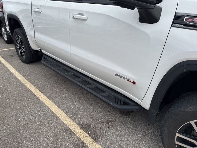 GMC Sierra 1500 Vehicle Full-screen Gallery Image 02