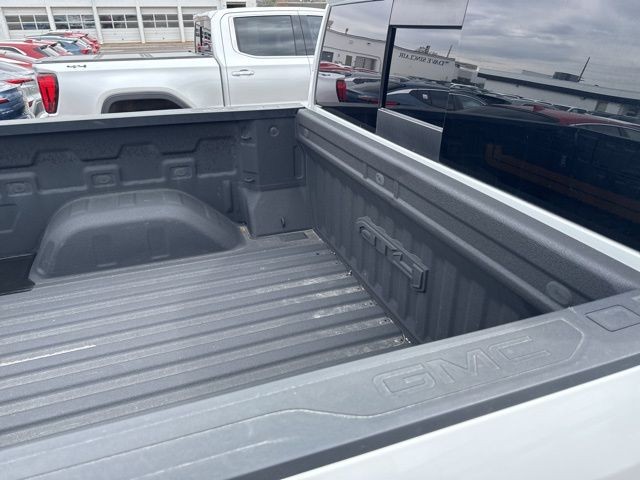 GMC Sierra 1500 Vehicle Full-screen Gallery Image 09