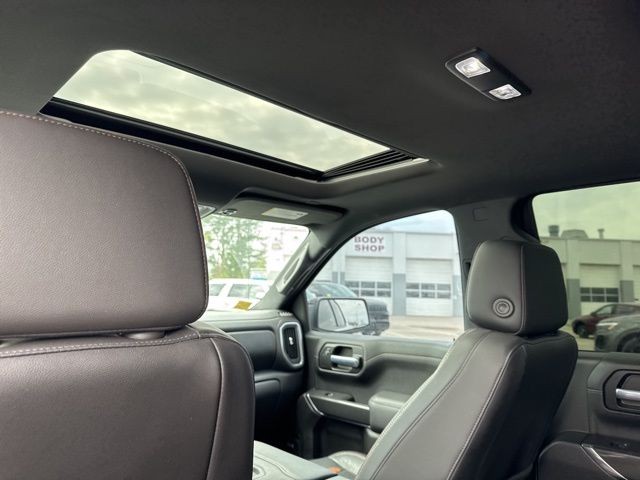 GMC Sierra 1500 Vehicle Full-screen Gallery Image 14