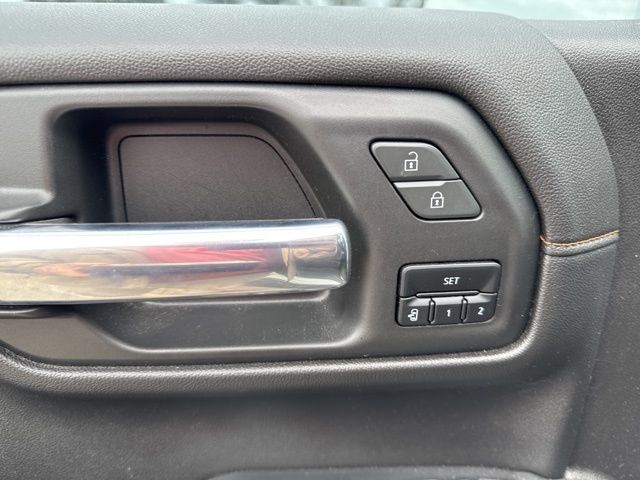 GMC Sierra 1500 Vehicle Full-screen Gallery Image 23