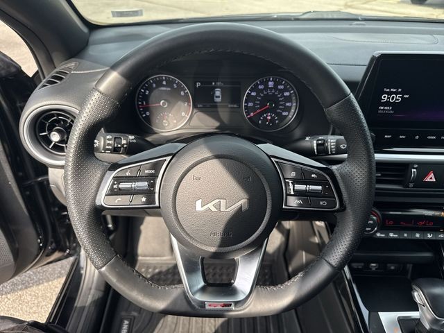 Kia Forte Vehicle Full-screen Gallery Image 14