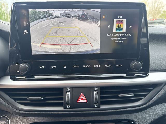 Kia Forte Vehicle Full-screen Gallery Image 19