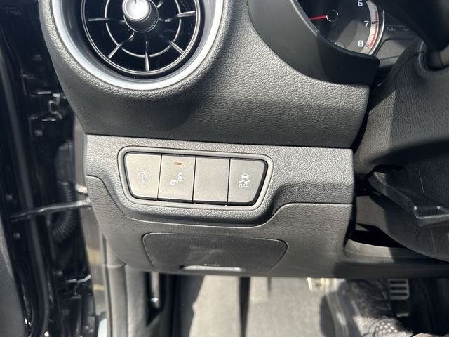 Kia Forte Vehicle Full-screen Gallery Image 22