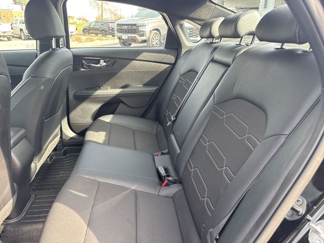 Kia Forte Vehicle Full-screen Gallery Image 28