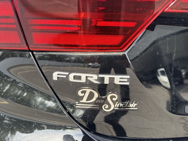 Kia Forte Vehicle Full-screen Gallery Image 34