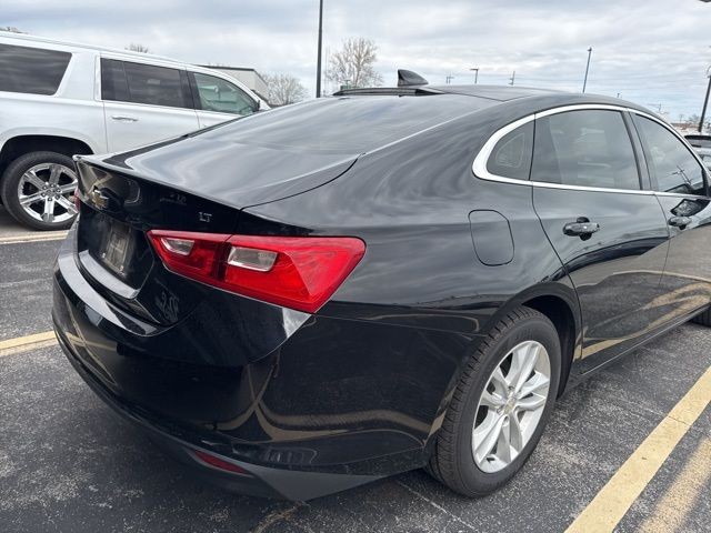 Chevrolet Malibu Vehicle Full-screen Gallery Image 13