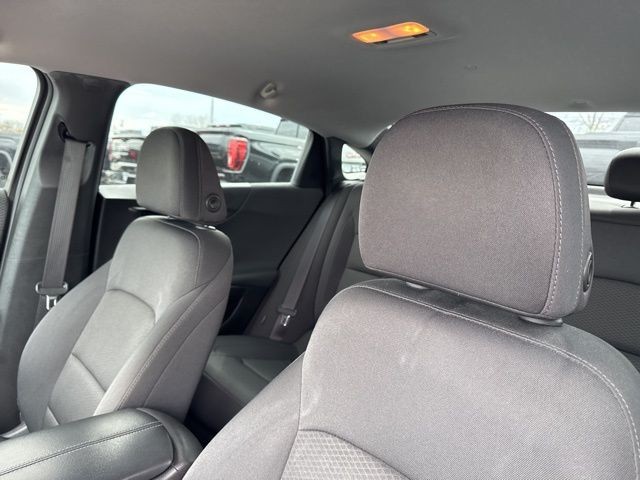 Chevrolet Malibu Vehicle Full-screen Gallery Image 20