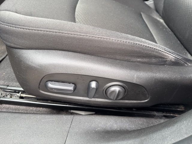 Chevrolet Malibu Vehicle Full-screen Gallery Image 21