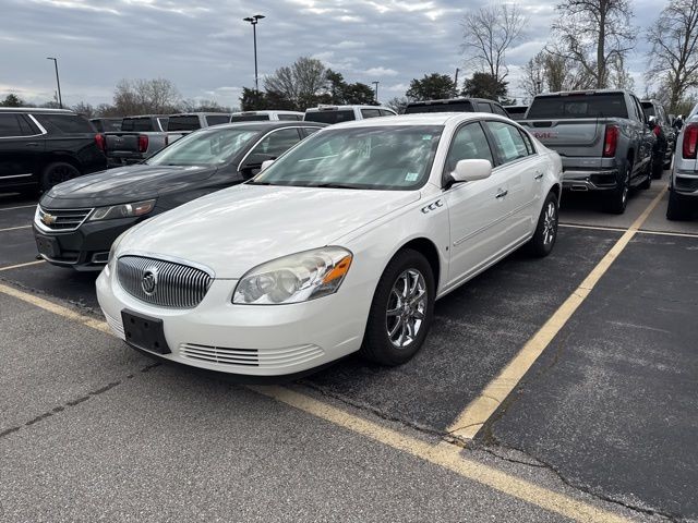 Buick Lucerne Vehicle Full-screen Gallery Image 02