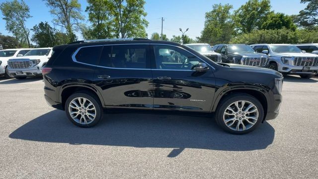 GMC Acadia Vehicle Full-screen Gallery Image 09