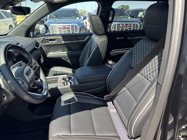 GMC Acadia Vehicle Full-screen Gallery Image 11