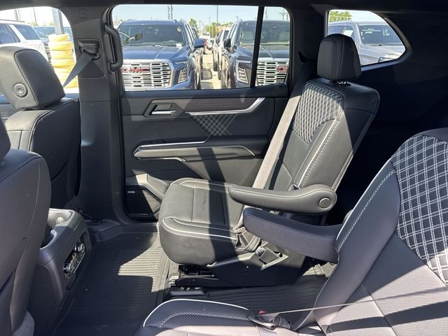 GMC Acadia Vehicle Full-screen Gallery Image 23