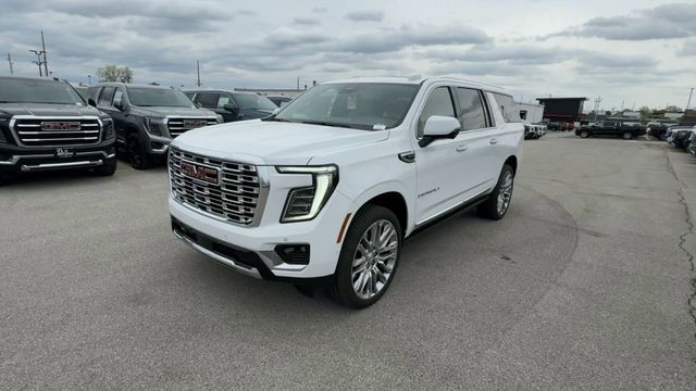 GMC Yukon XL Vehicle Full-screen Gallery Image 04