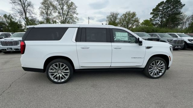 GMC Yukon XL Vehicle Full-screen Gallery Image 09